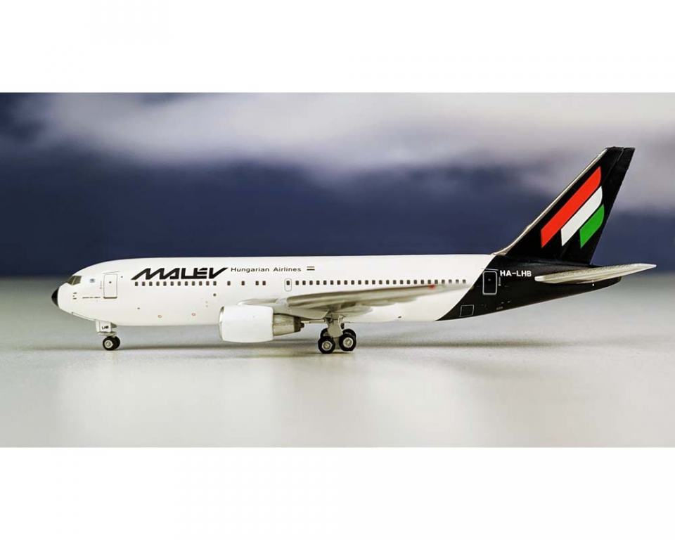 www.JetCollector.com: AEROCLASSICS MALEV B767-200 HA-LHB 1:400