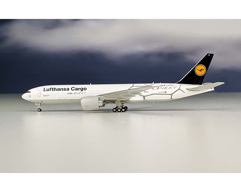 www.JetCollector.com: JC WINGS LUFTHANSA CARGO B777-200 Lifting I
