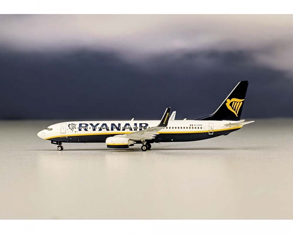 www.JetCollector.com: PHOENIX RYANAIR B737-800 EI-GXN 1:400 Scale