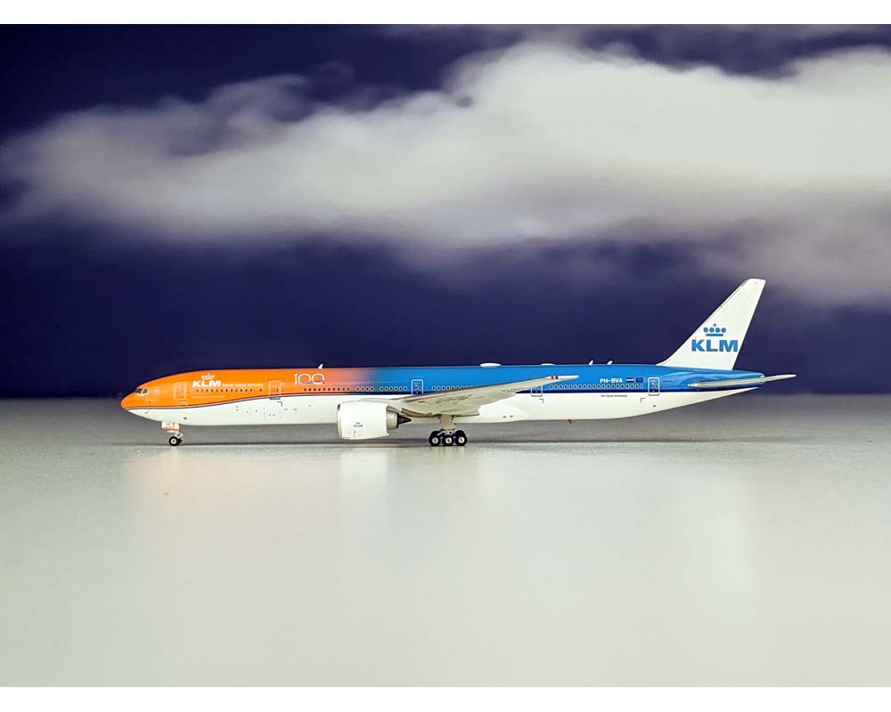 www.JetCollector.com: PHOENIX KLM B777-300ER Orange Pride, 100th