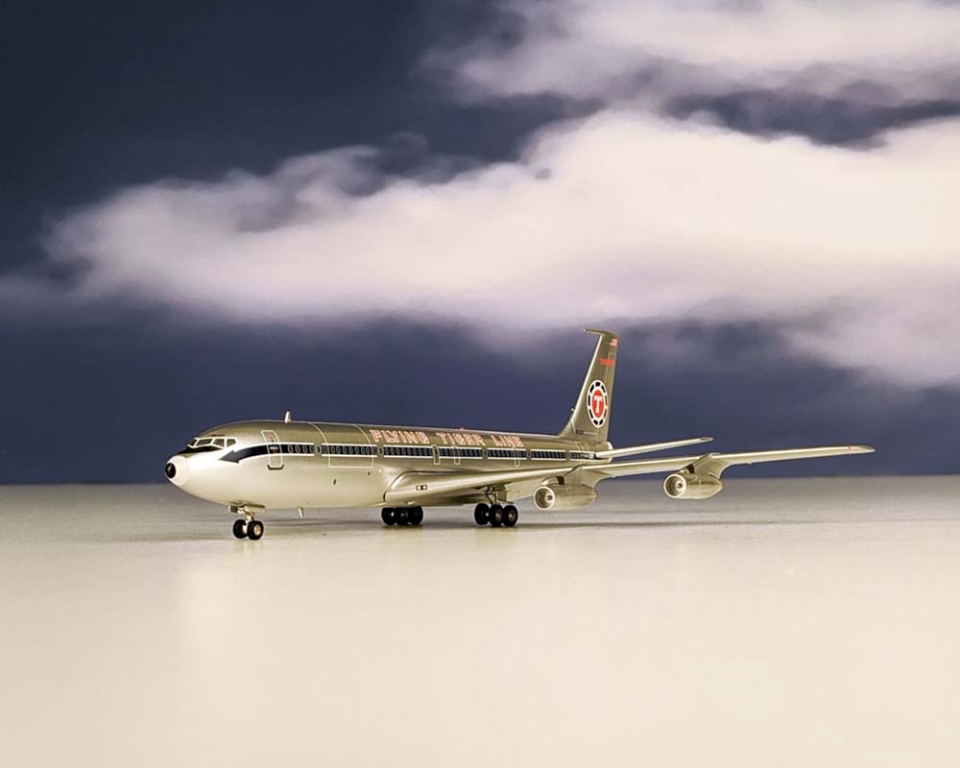 www.JetCollector.com: INFLIGHT FLYING TIGERS B707-349C N322F 1:200