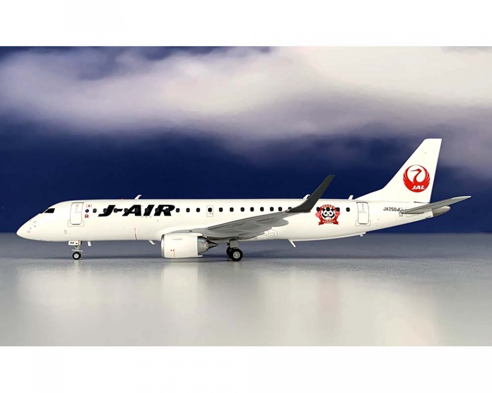 メ*1様 1/200 Jcwings J-AIR エンブラエル E190 　JA www.JetCollector.com: J-Air E-190 Nanki-Shirahama Airport 50th w