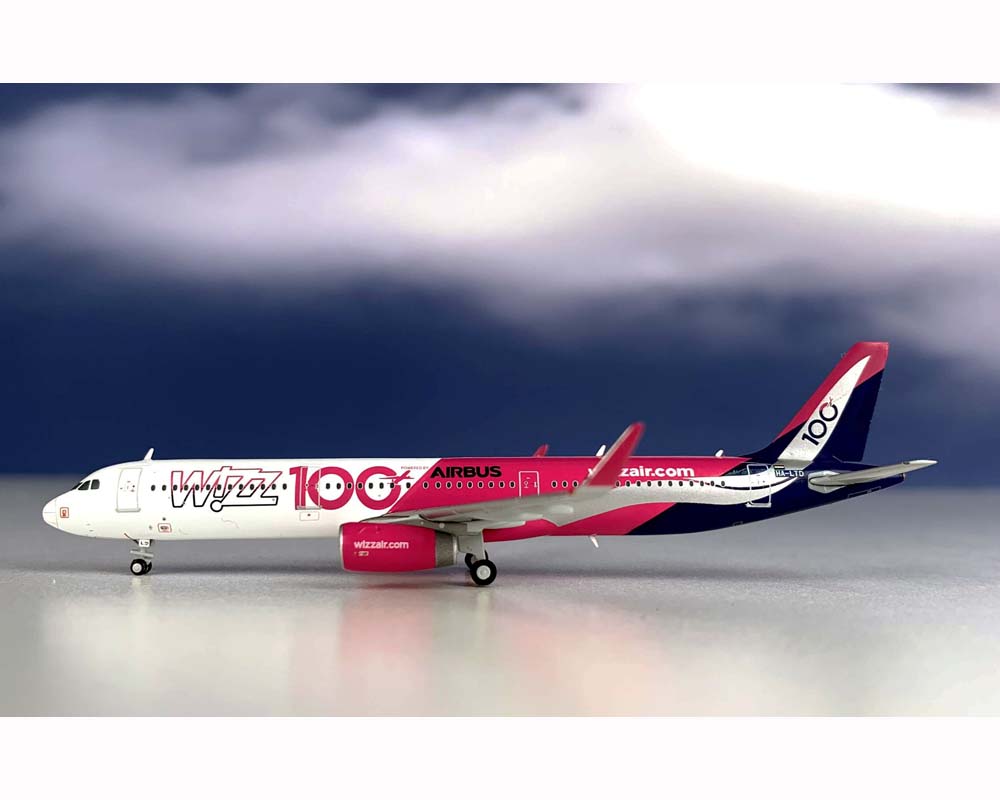 www.JetCollector.com: Wizz Air A321 